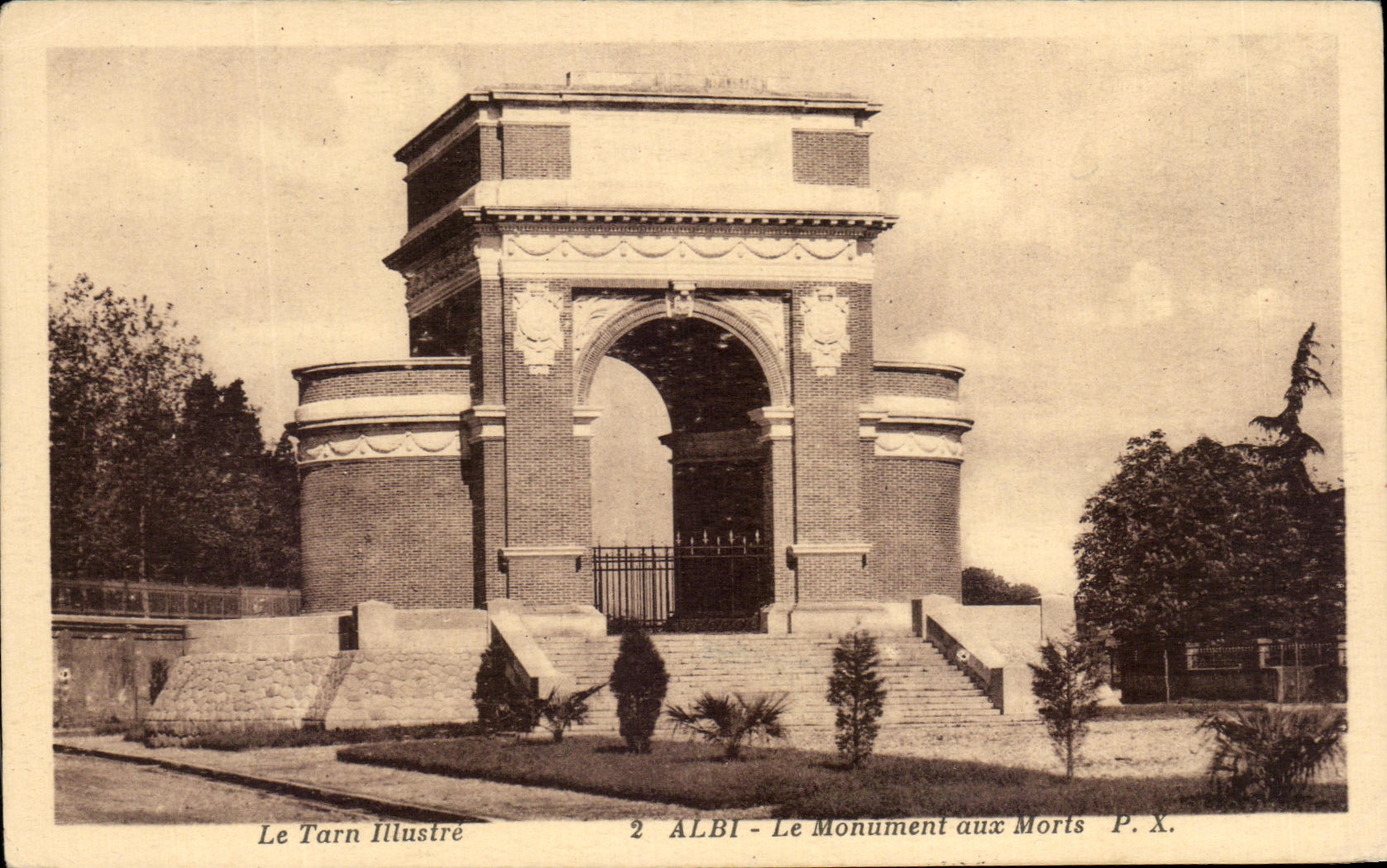 Albi - Le Monument aux Morts — éditeur Le Tarn Illustré, n°2 P.X.