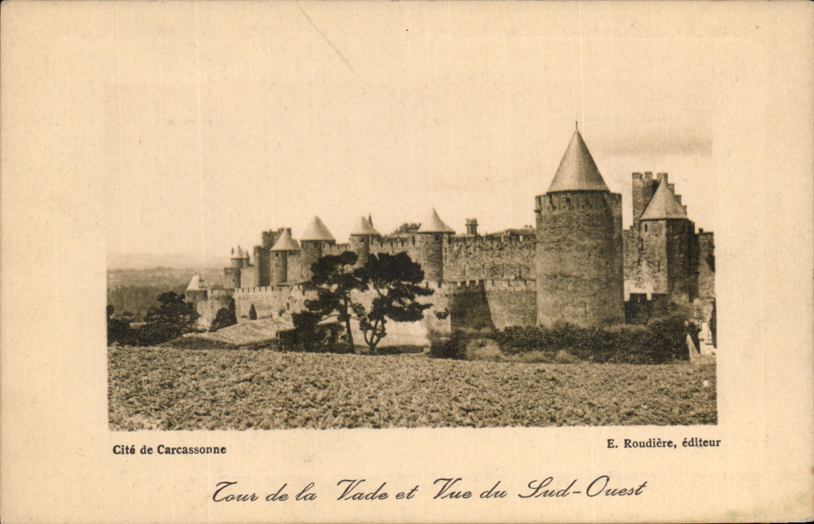 CPA La Cite De Carcassonne Tour de la Vade et Vue du Sud Ouest