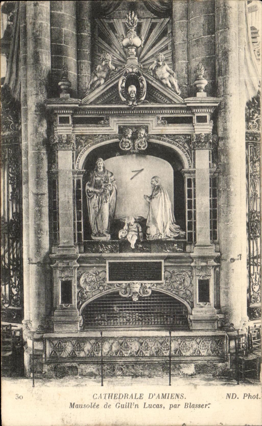 Cathédrale d'Amiens — Mausolée de Guillin Lucas, par Blasser — ND. Phot.