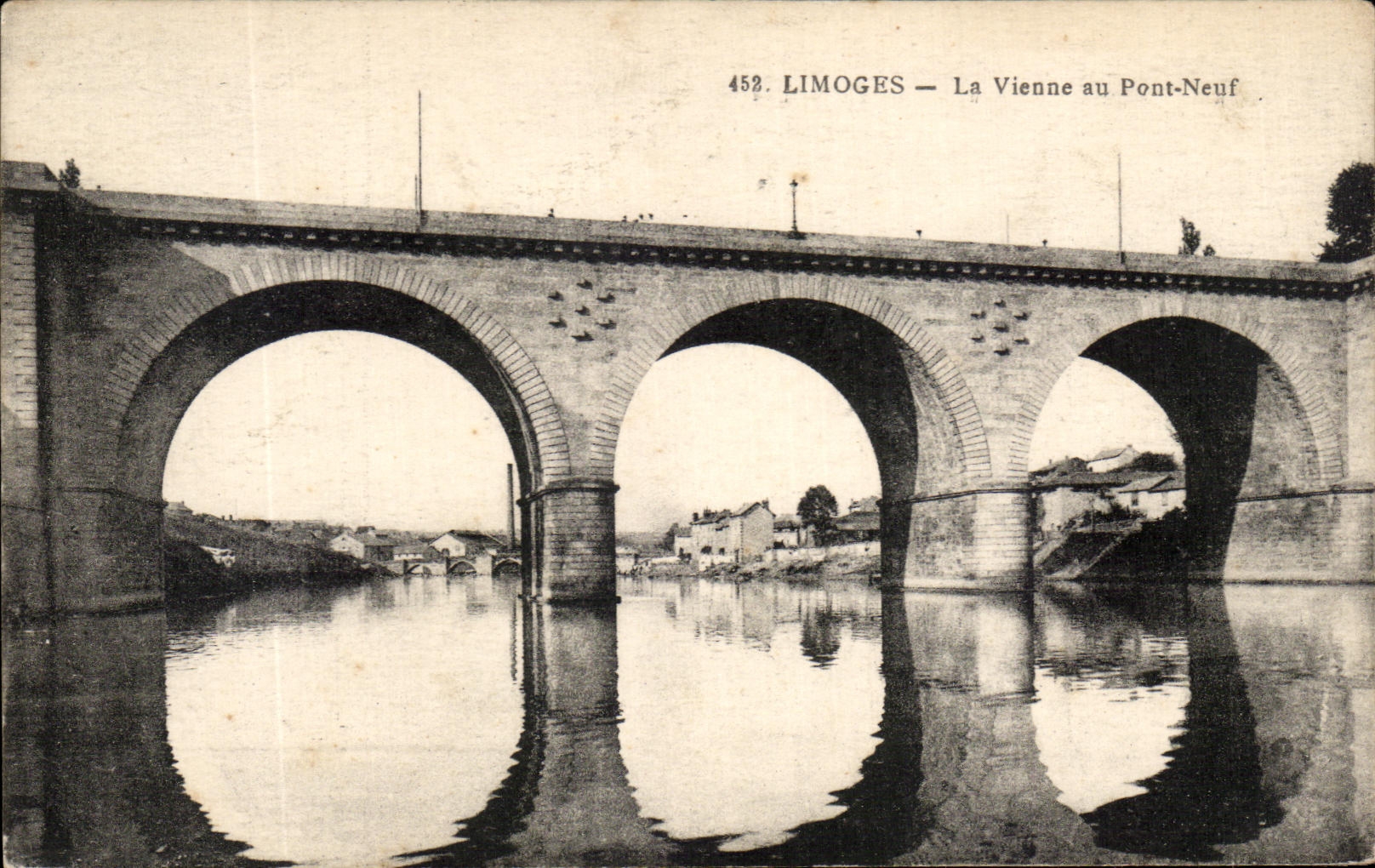 CPA Limoges La Vienne au pont Neuf