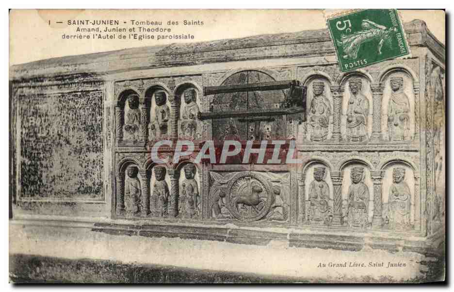 CPA Saint Junien Tombeau des Saints Amand Junien et Theodre derriers l'Autel de l'Eglise Paroissiale