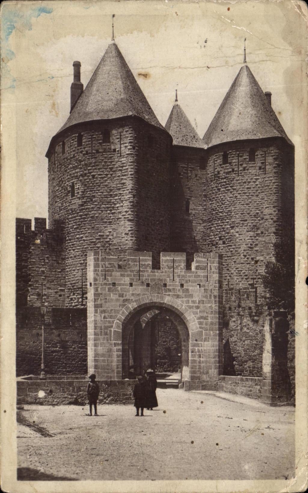 CPA Carcassonne Porte de la Tour Narbonnaise