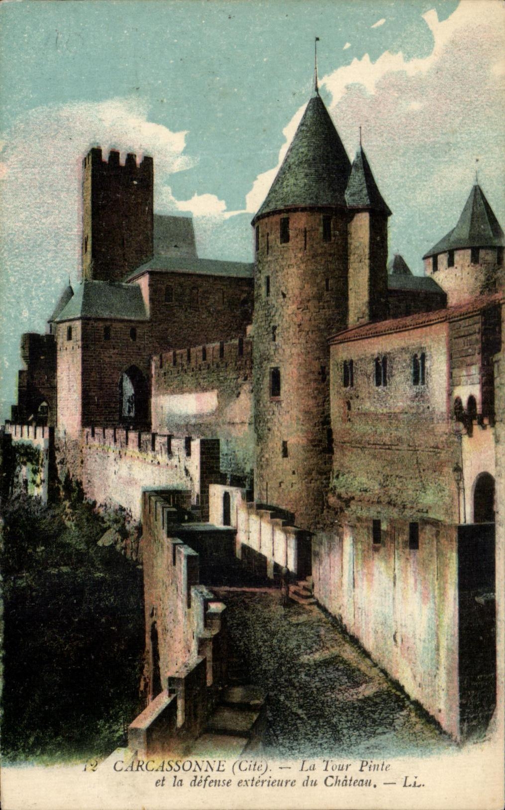 Carcassonne (Cité) — La Tour Pinte et la défense extérieure du Château — Li.