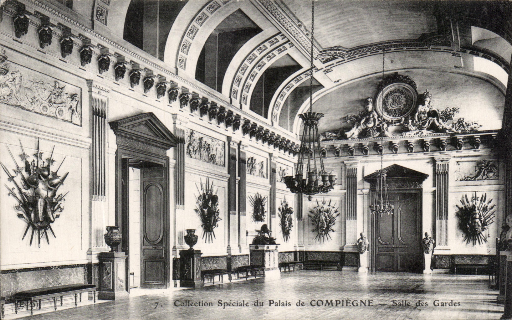 Palais de Compiègne — Salle des Gardes — Collection Spéciale