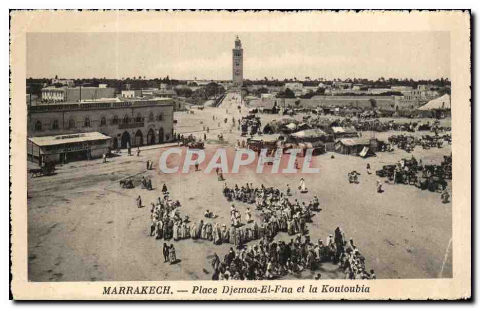 CPA Marrakech Place Djemaa El Fna et la Koutoubia