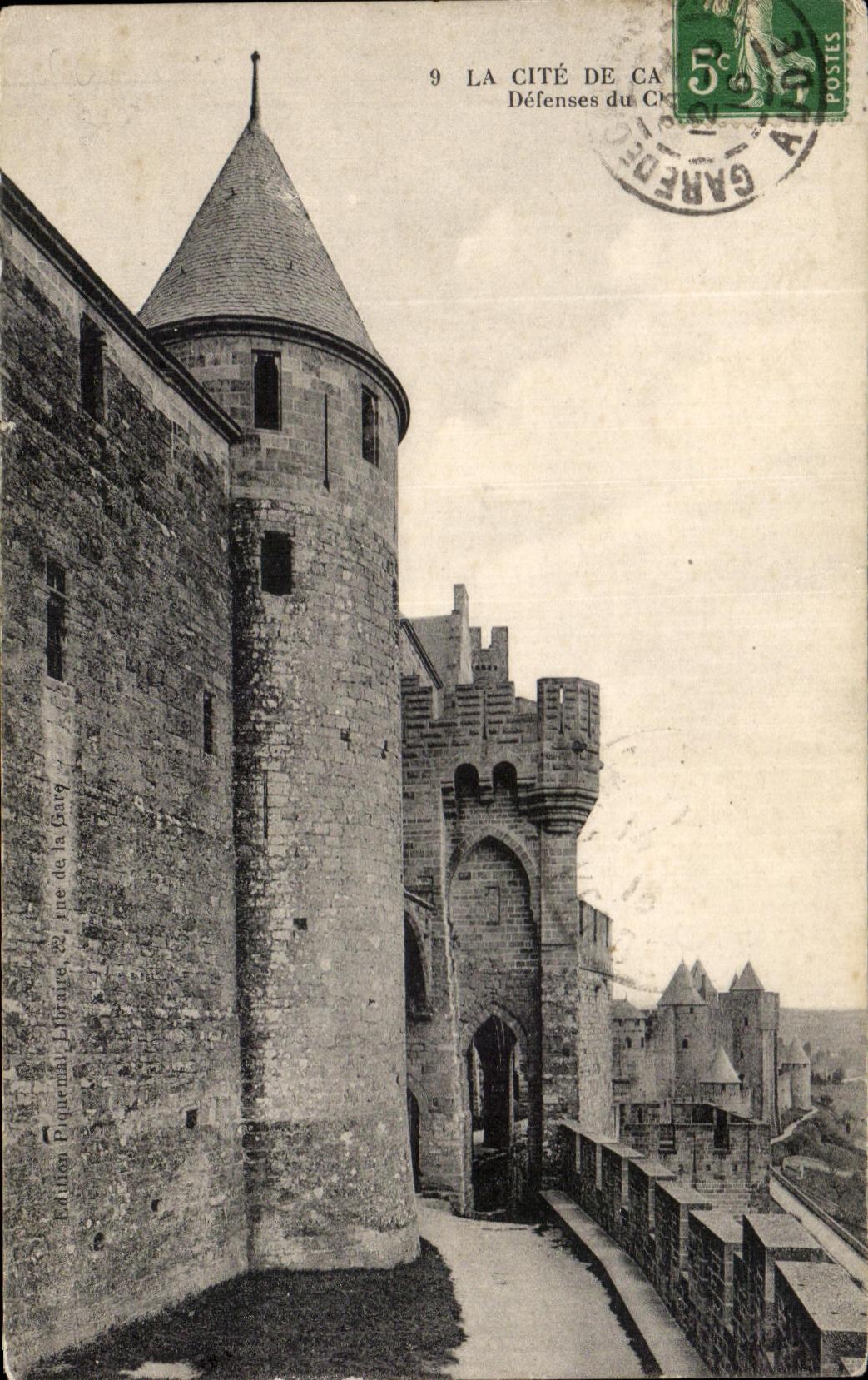 CPA La Cite de Carcassonne Defenses du chateau