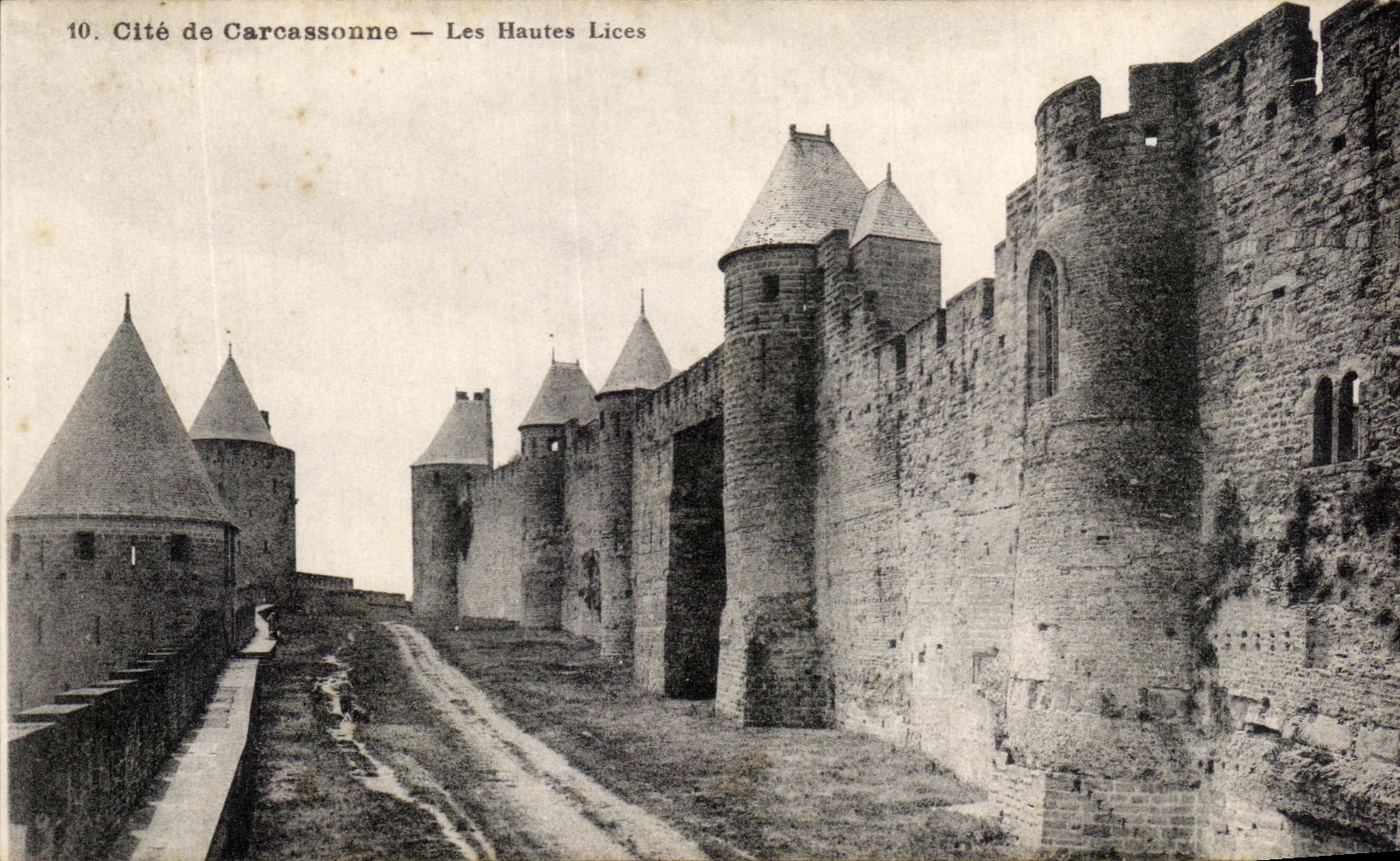 Cité de Carcassonne — Les Hautes Lices — Éditeur : Imp. Phot. Henri Bichon & Cie, Toulouse