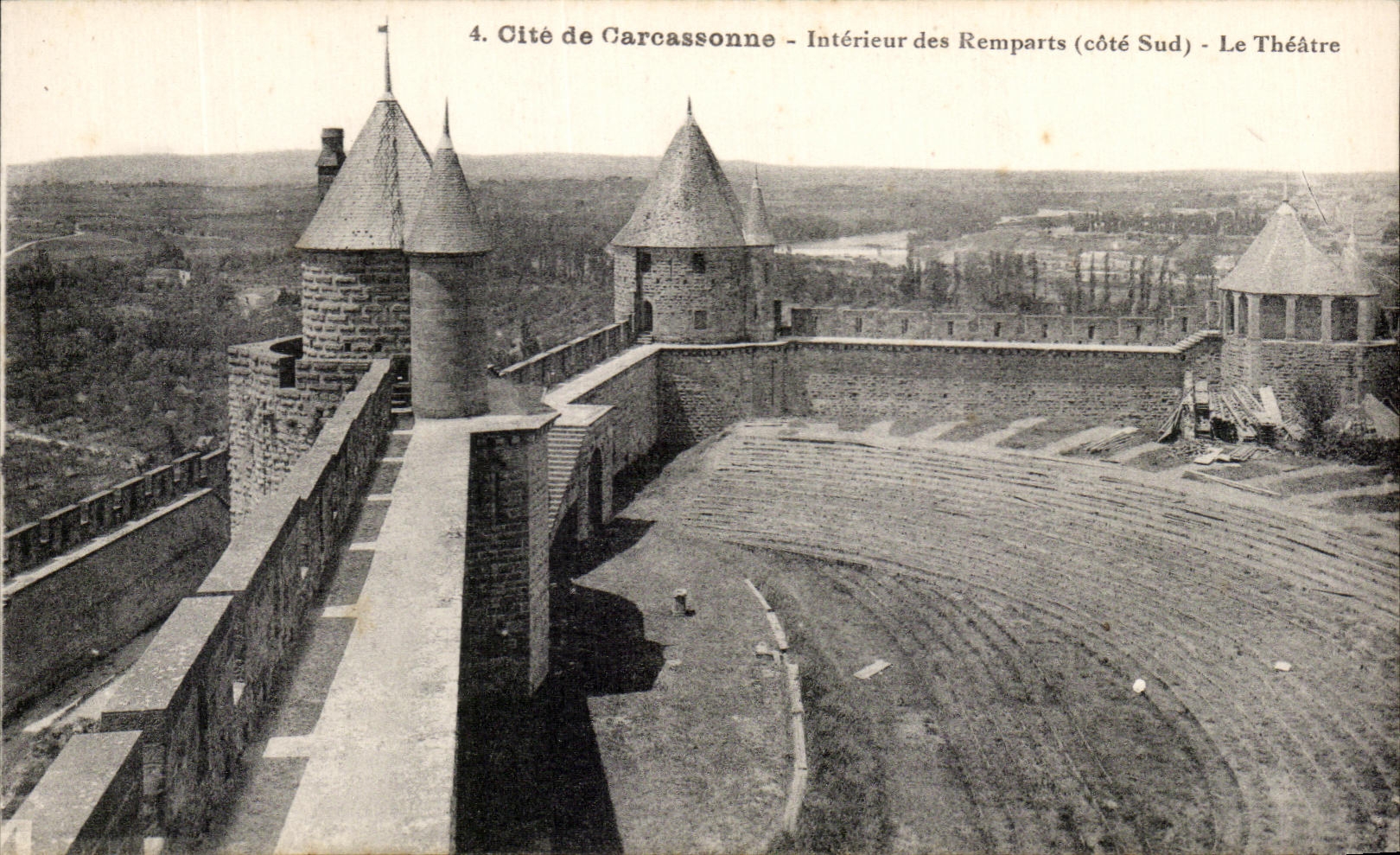 Cité de Carcassonne — Intérieur des Remparts (côté Sud) — Le Théâtre