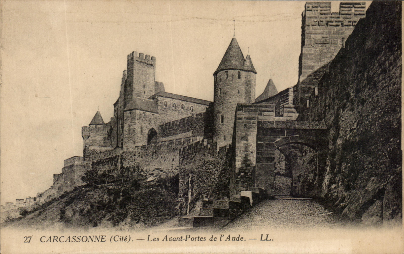 CPA Carcassonne Les Avant Portes de l'Aude