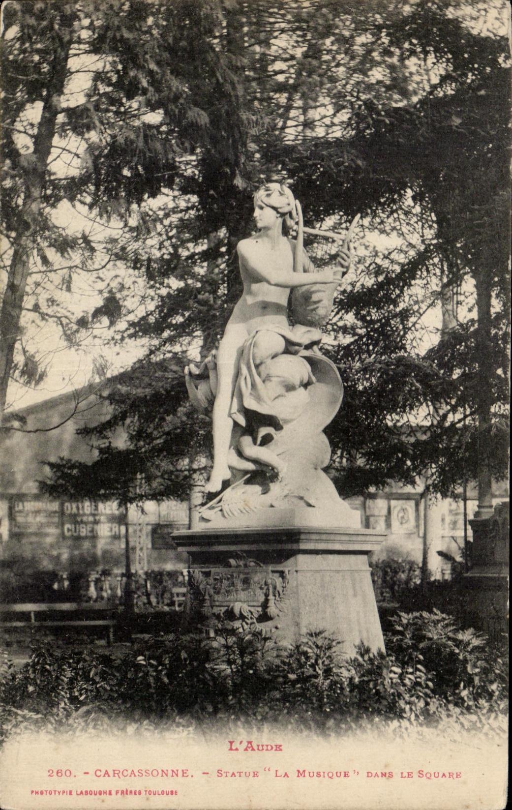 CPA L'Aude Carcassonne Statue La Musique Dans Le Square Lyre