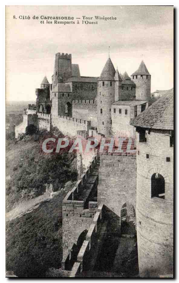CPA Cite de Carcassonne Tour Wisigothe et les Remparts a l'Ouest