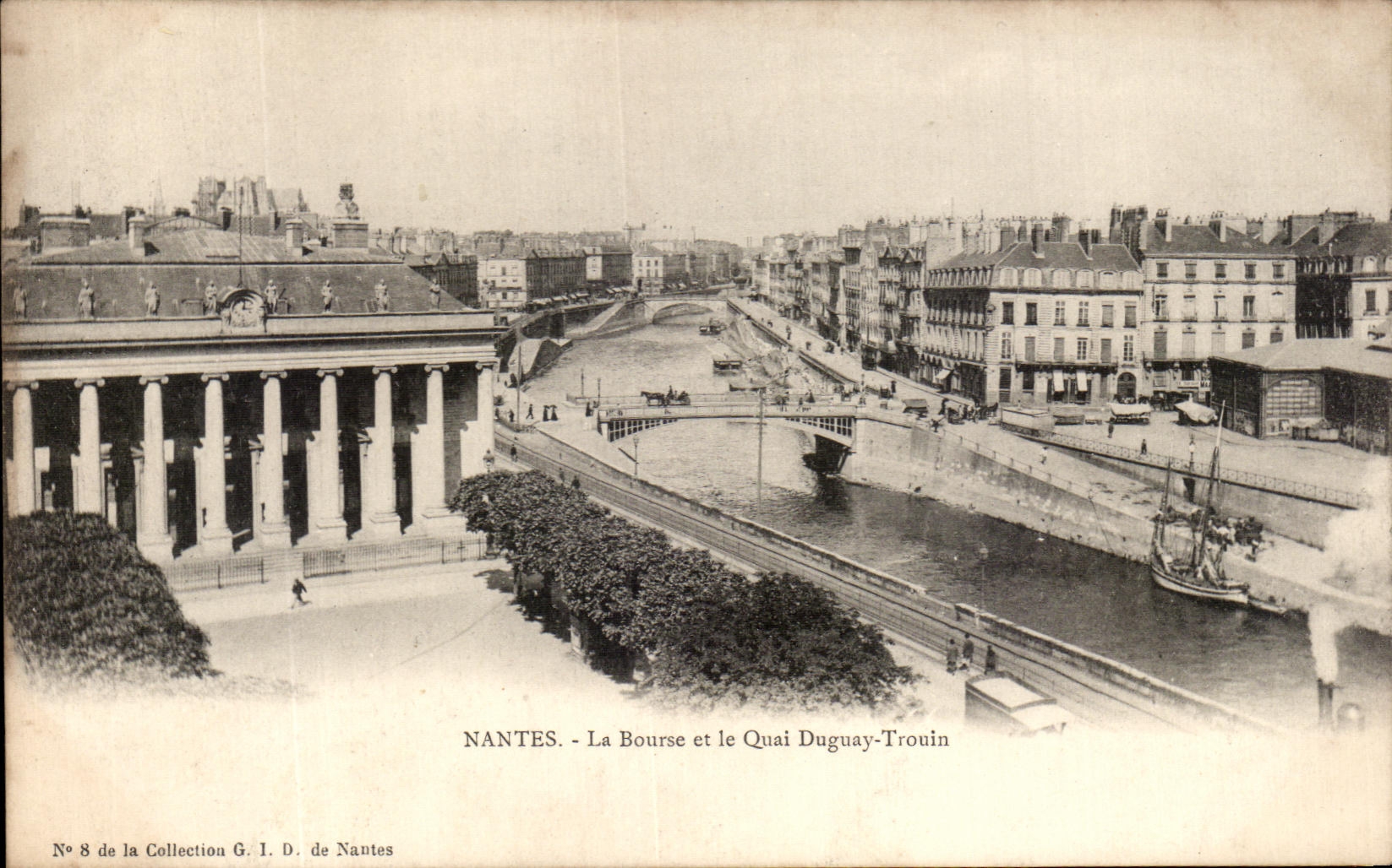 CPA Nantes La Bourse et le Quai Duguay Trouin