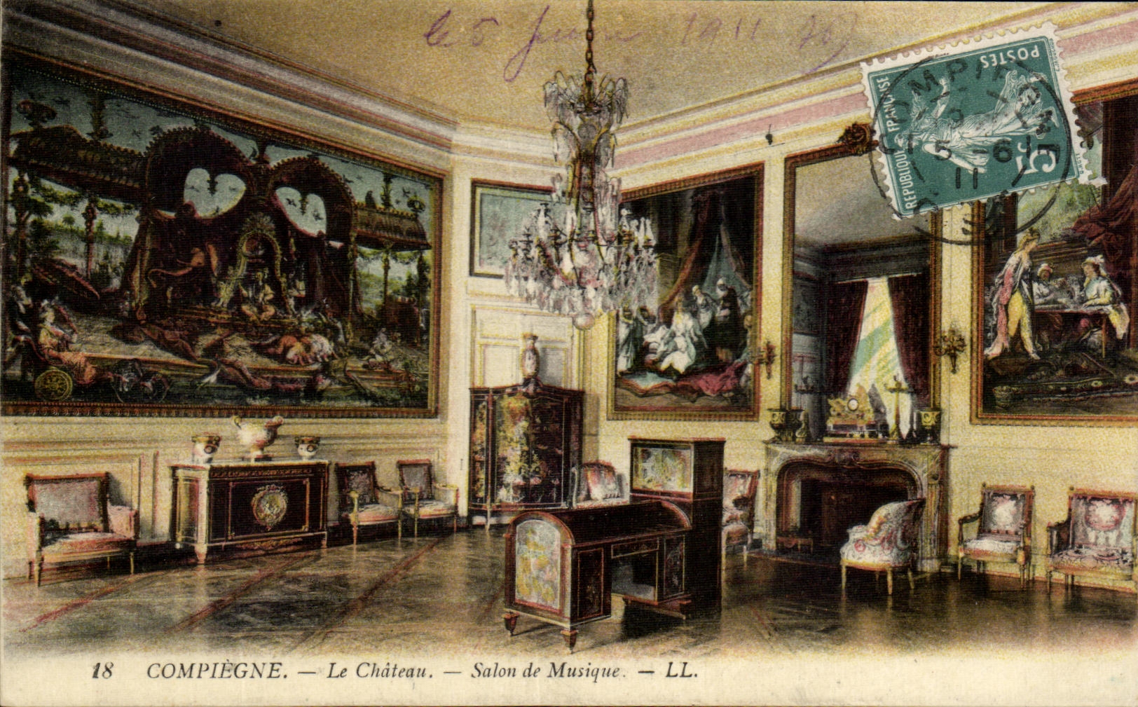 CPA Compiegne Le Chateau Salon de Musique