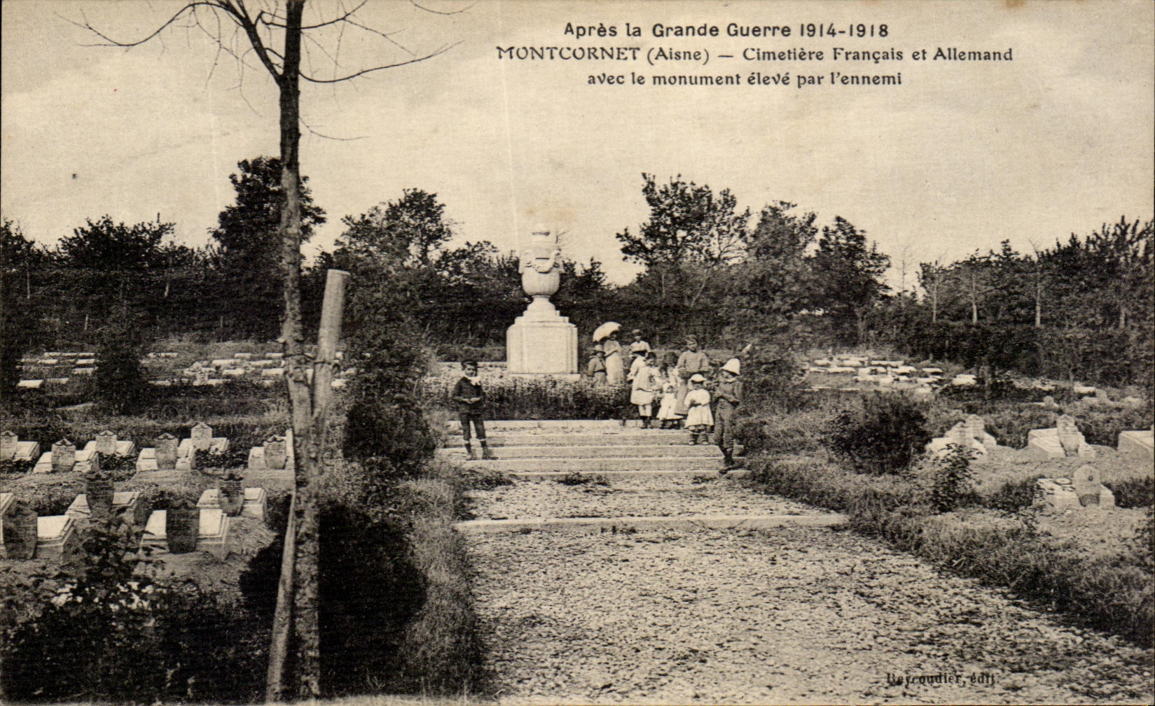 Montcornet (Aisne) — Cimetière Français et Allemand avec le monument élevé par l'ennemi — éditeur Lequaudier, n° 841