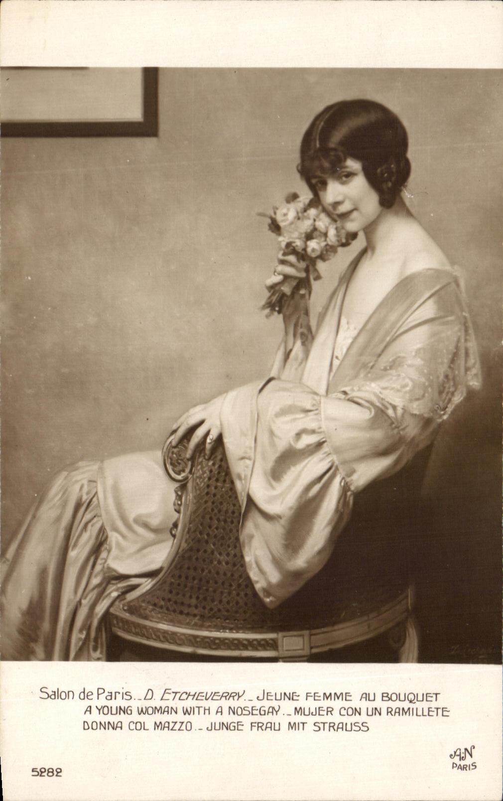 CPA Salon de Paris Etcheverry Jeune Femme au Bouquet 