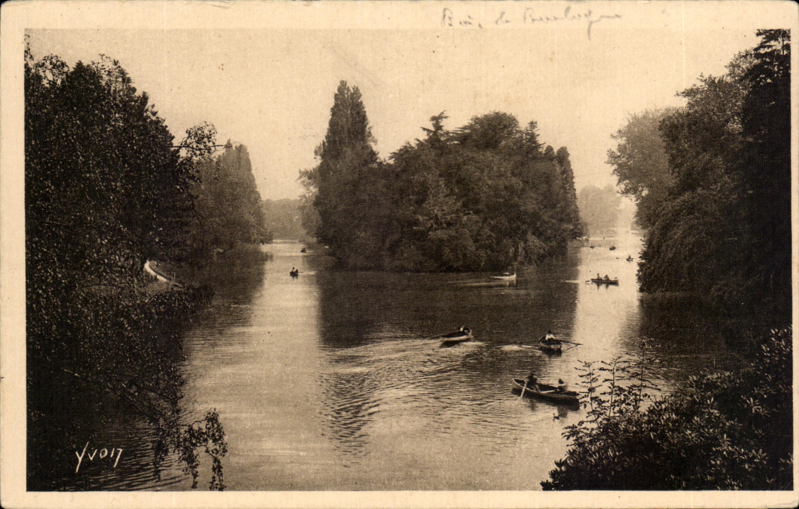 Fiume di Boulogne — vista del fiume con imbarcazioni — YVO17