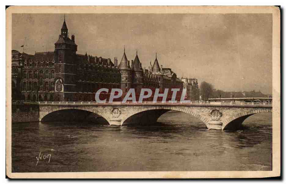 CPA Paris En Flanant Le Palais de Justice et le Pont au Change Conciergerie 