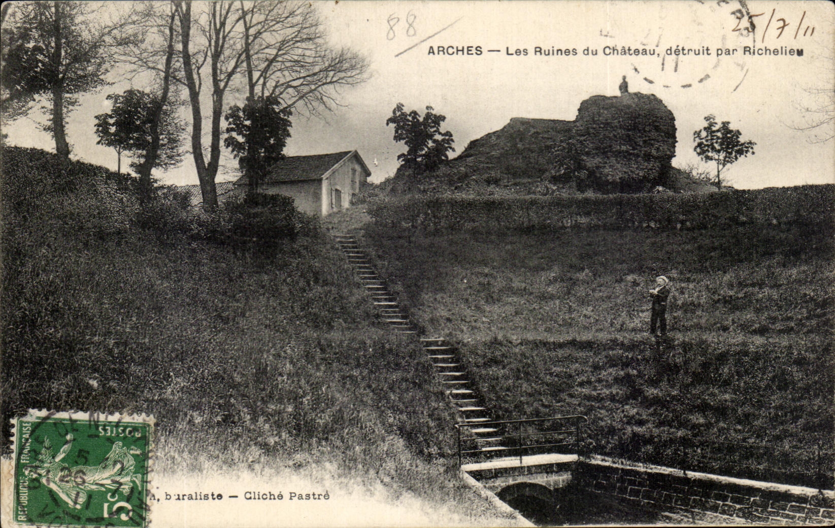 CPA Arches Les Ruines Du Chateau Detruit Par Richelieu