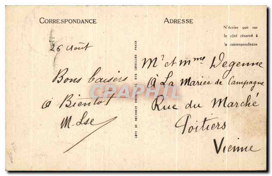 CPA La Rochelle Le Port Et La Tour De l'Horloge Bateaux  — Verso