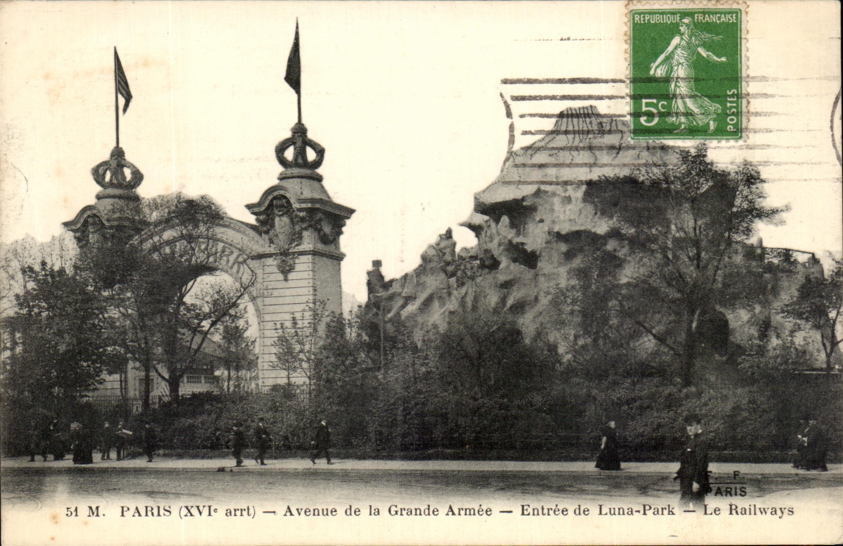 CPA Paris Avenue De La Grande Armee Entree De Luna Park Le Railways