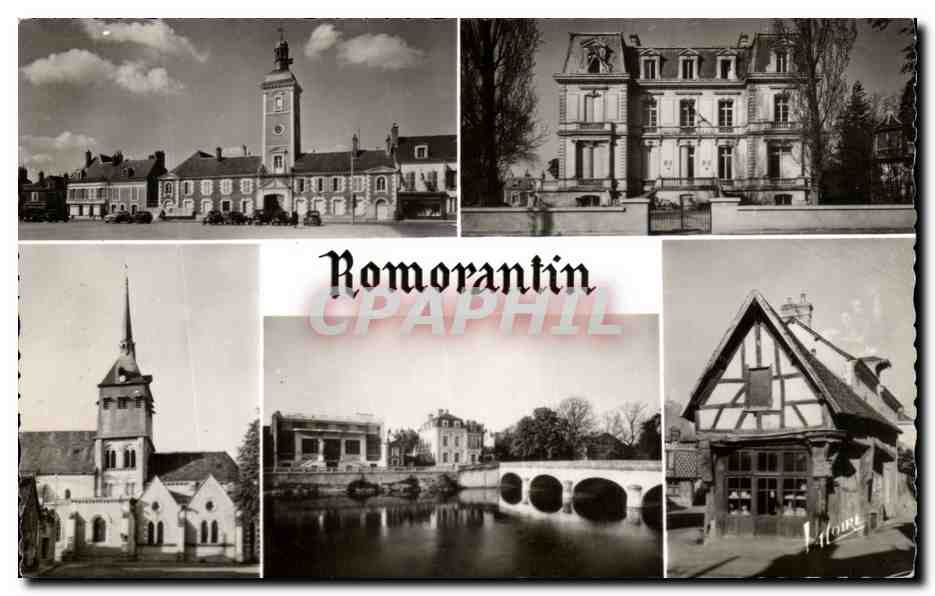 CPSM Les Merveilles Du Val de Loire Romorantin La place de la Paix L'hotel de ville