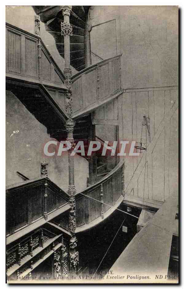 CPA Interieur d'une Maison du Escalier Pouliguen Morlaix 