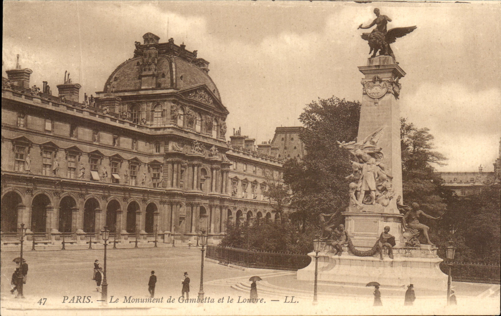 CPA Paris Le Monument de Gambetta et le Louvre