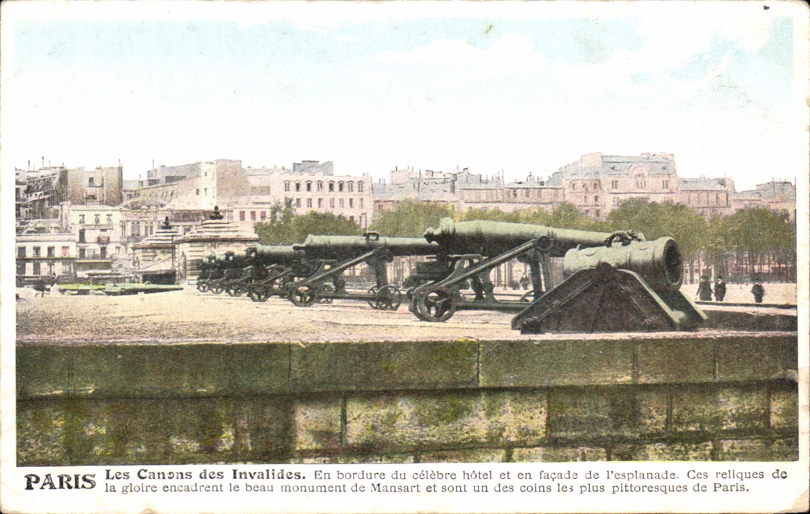 CPA Paris Les Canons des Invalide En bordure du celebre hotel et en facade de l'esplanade ces reliques de la gloire 