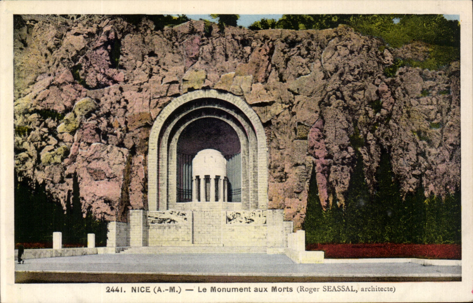 CPA Nice Le Monument aux Morts Militaria