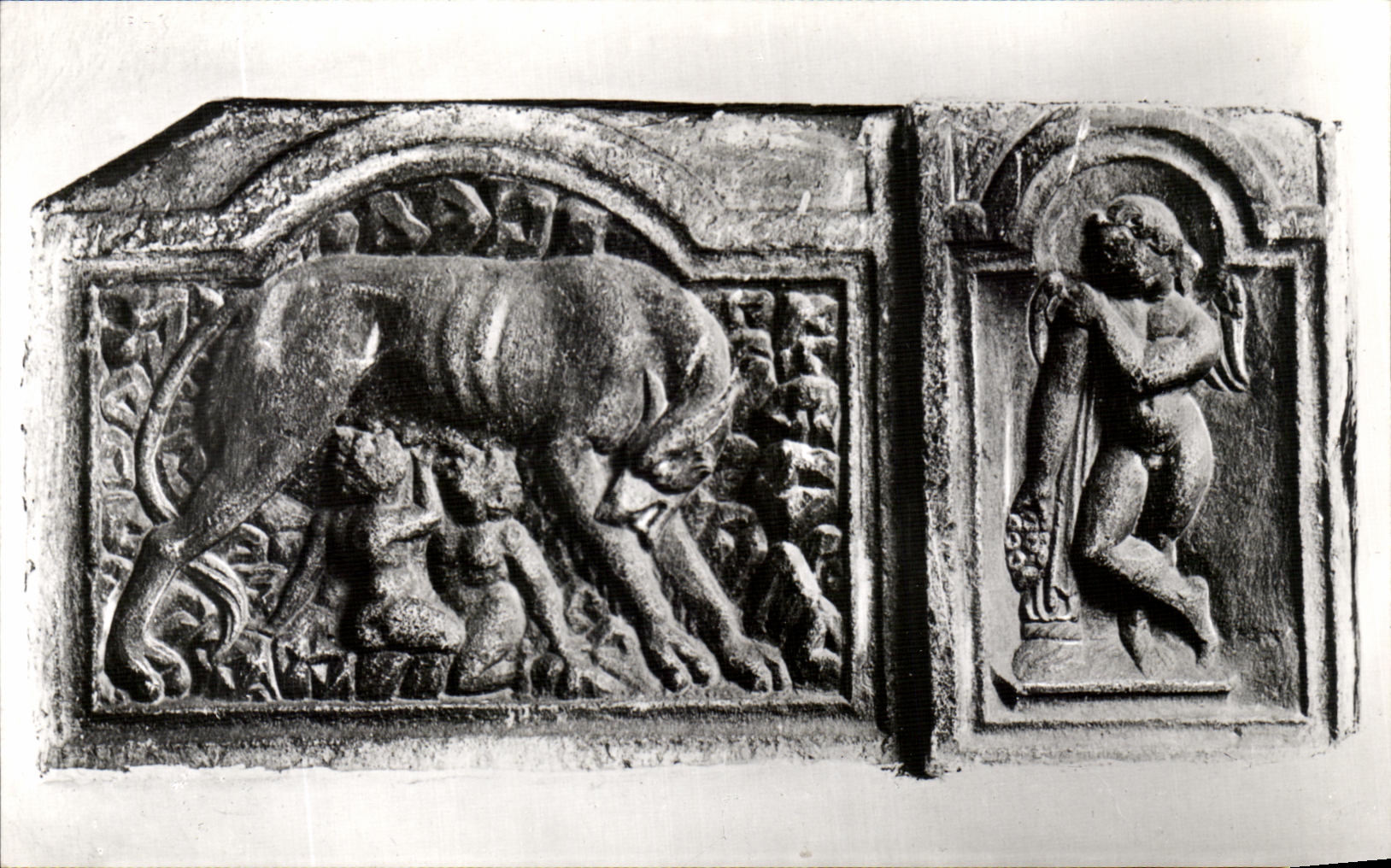 Wallfahrtsort Maria Saal — Reliefs de la Lépre et du génie ailé à Virunum — Kunstverlag Franz Schiller, Klagenfurt