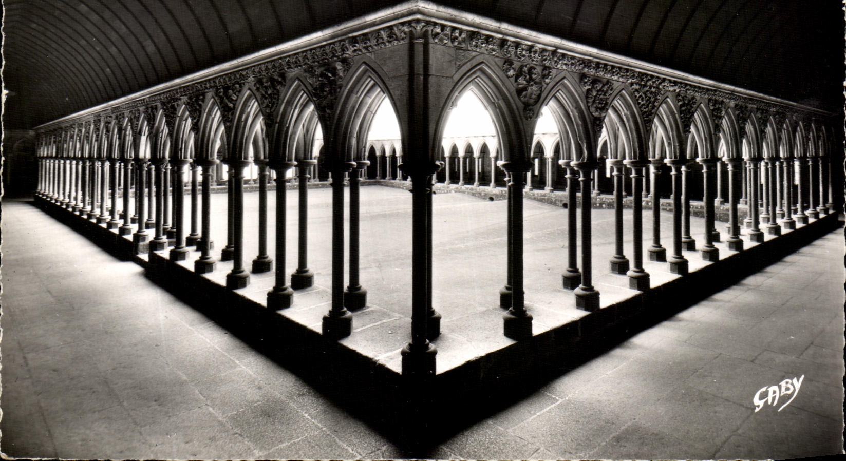 CPSM Mont Saint Michel Interieur Du Cloitre