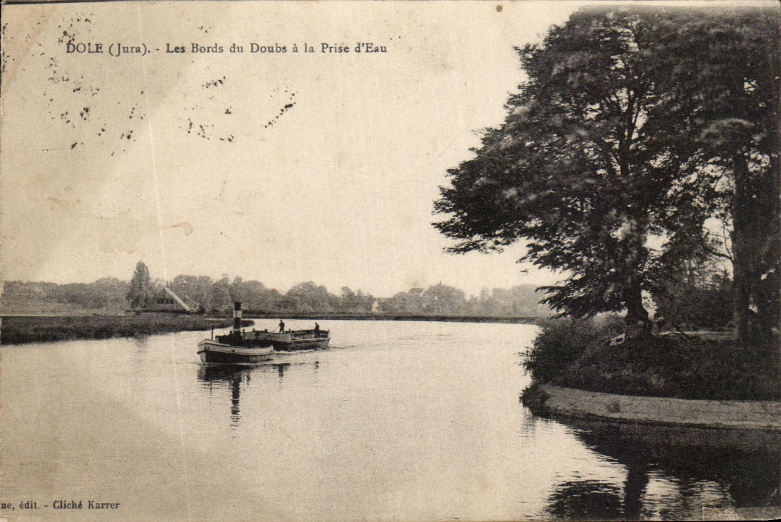 CPA Dole Les Bords Du Doubs A La Prise D'Eau Bateau