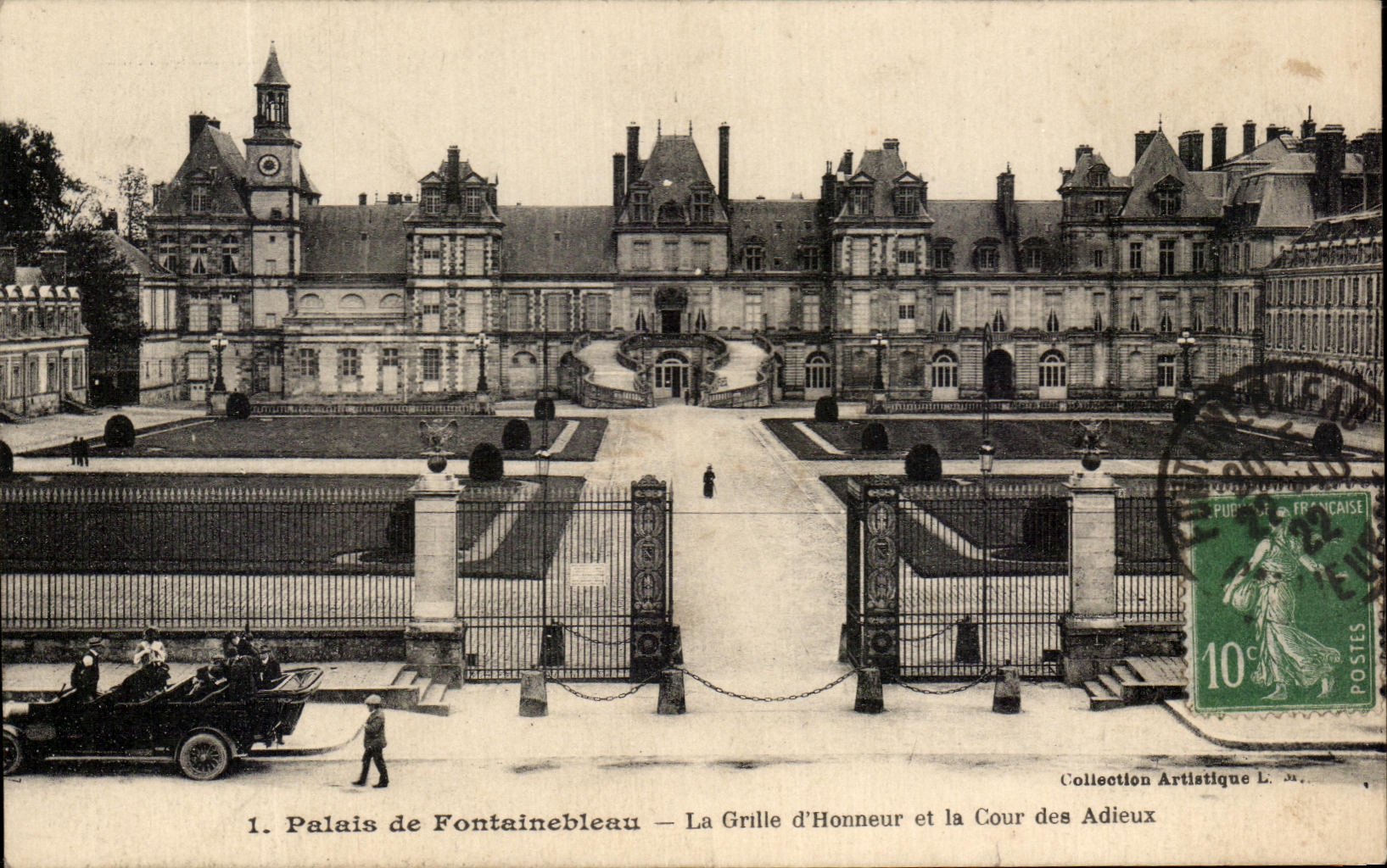 Schloss Fontainebleau — Die Ehrentür und der Abschiedsplatz — Künstlerische Sammlung L. Adieux