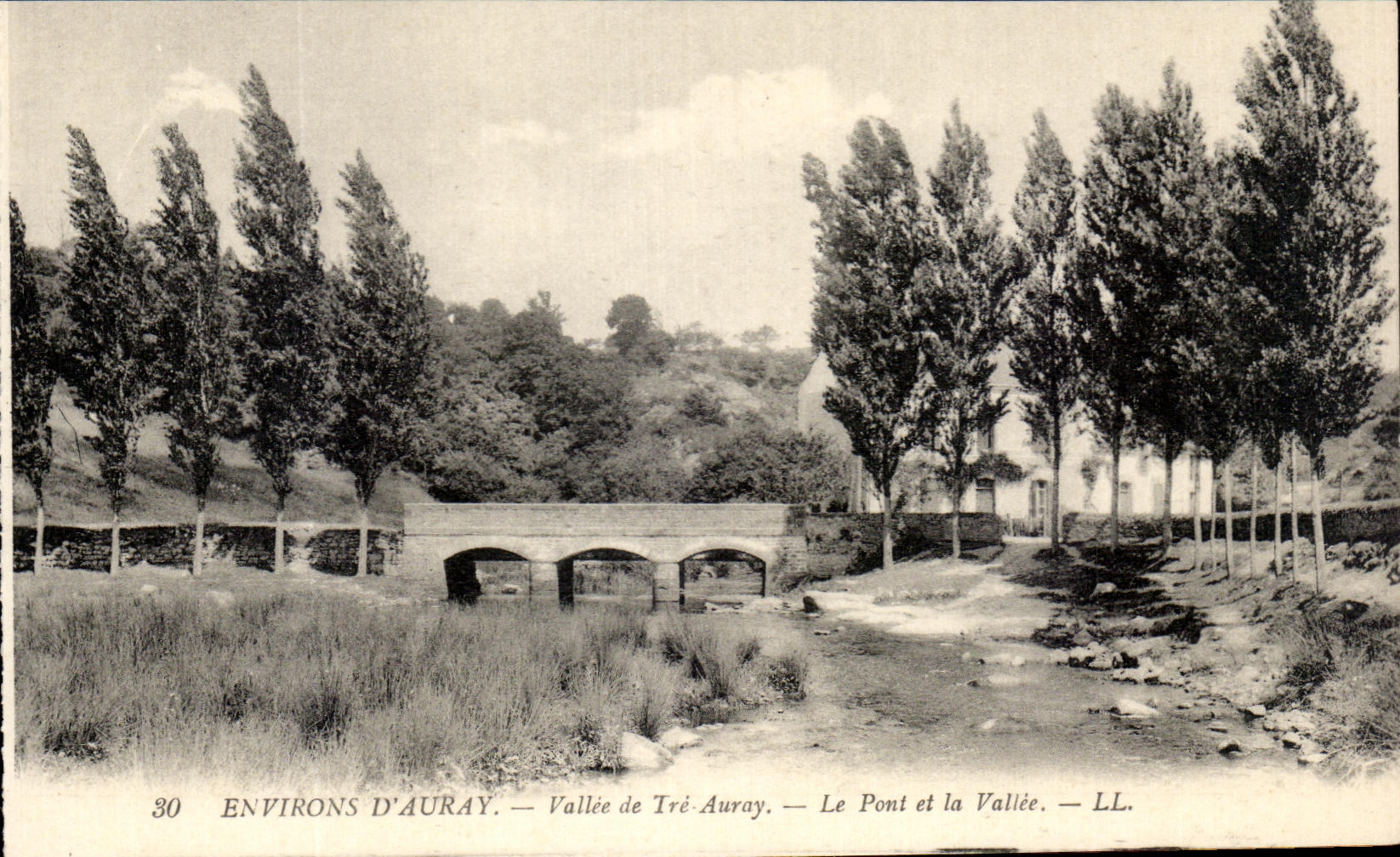 CPA Environs D'Auray Vallee de Tre Auray Le Pont et la Vallee