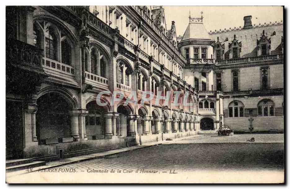 Mierrefonds — Colonnade de la Cour d'Honneur — LL.