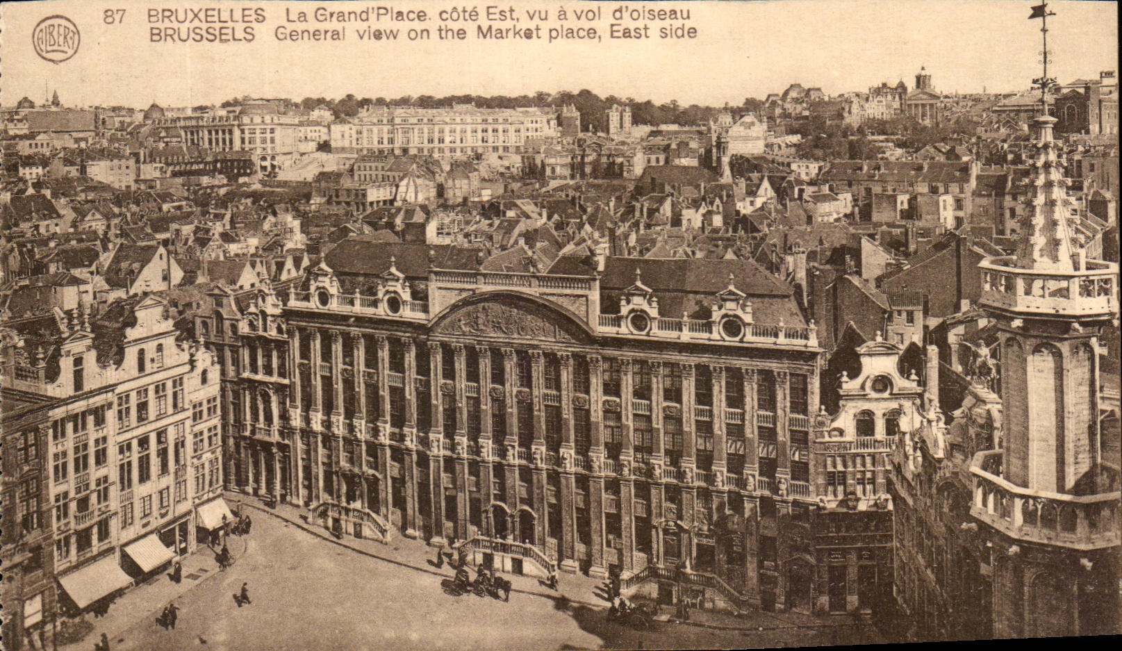CPA Bruxelles La Grand Place cote Est vu a Vol d'oiseau