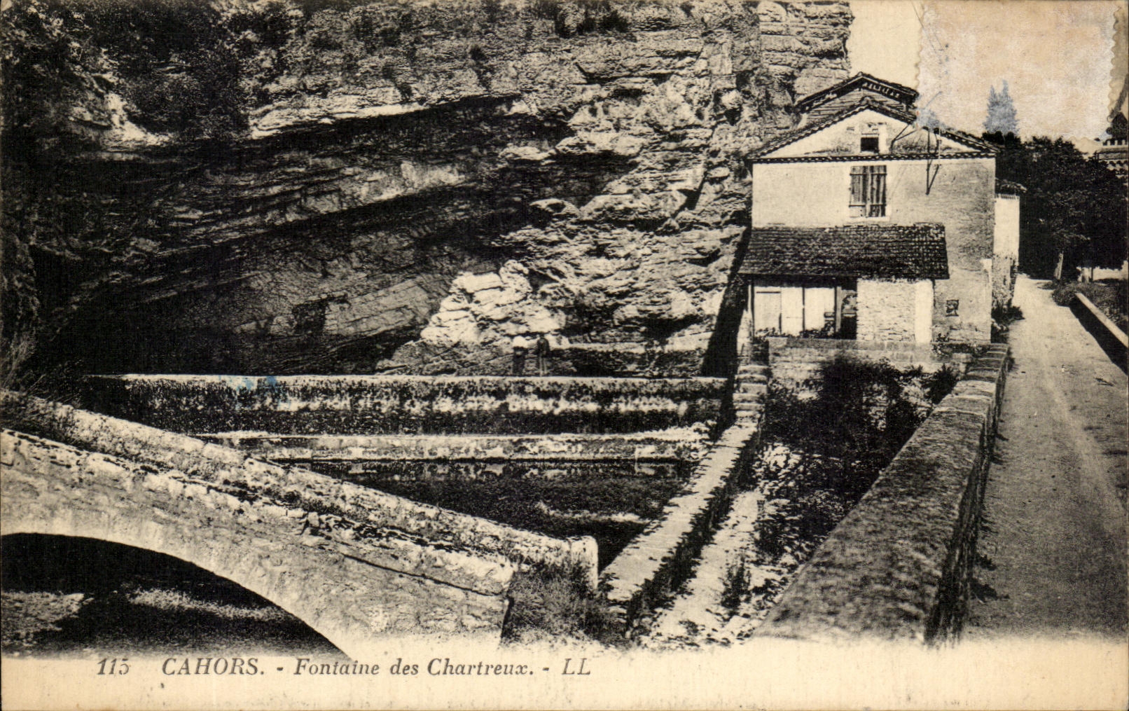 CPA Cahors Fontaine des Chartreux
