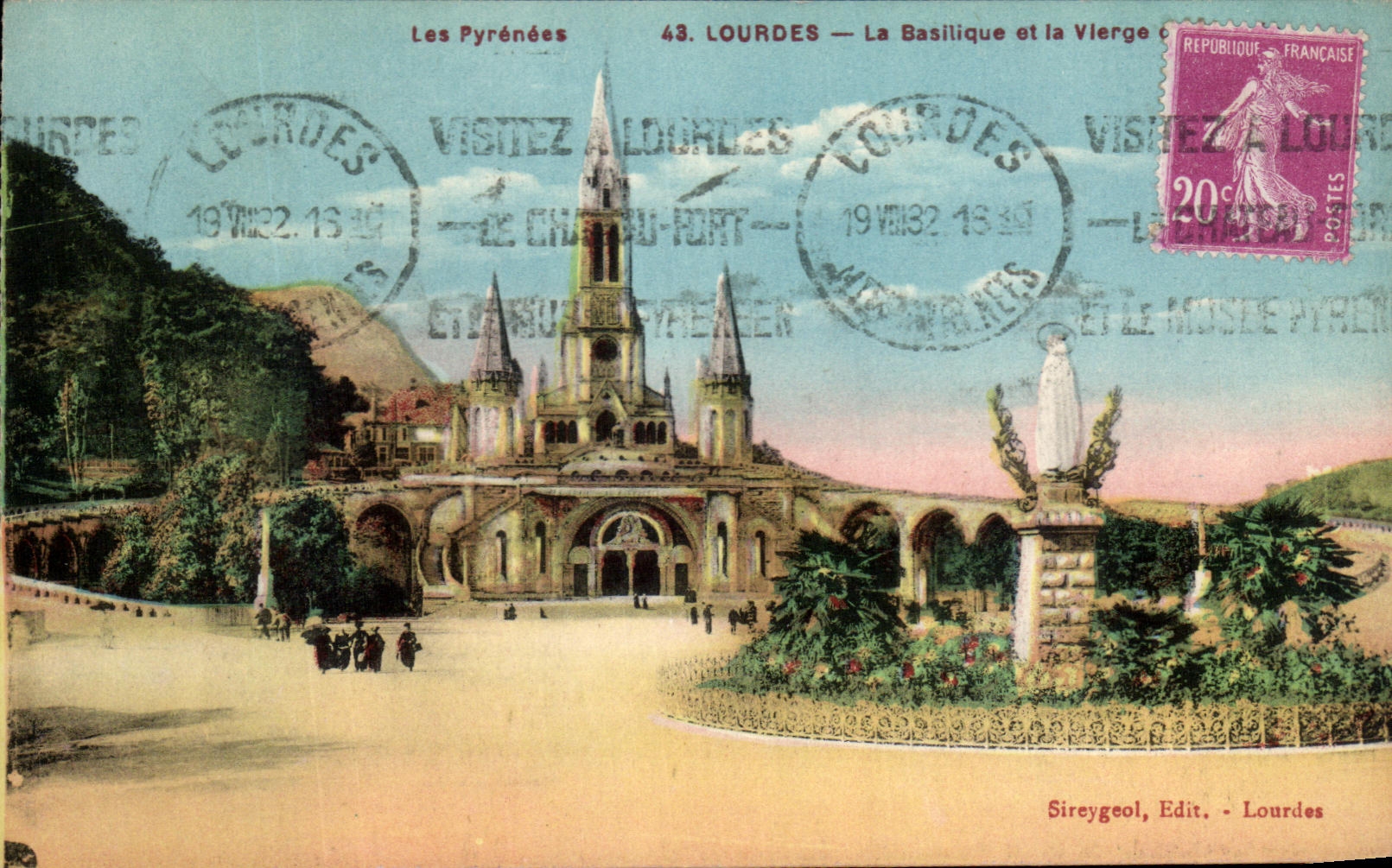 CPA Lourdes La Basilique et la Vlerge