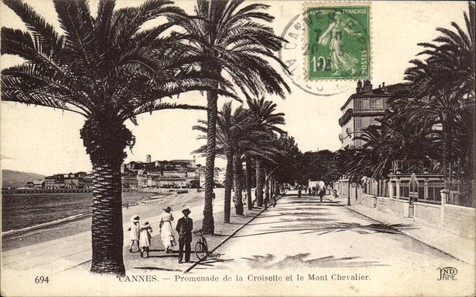 CPA Cannes Promenade de la Croisette et le Mont Chevalier