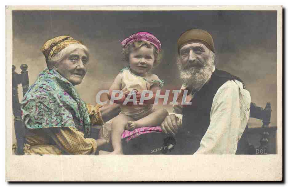 CPA Enfant et grands parents 