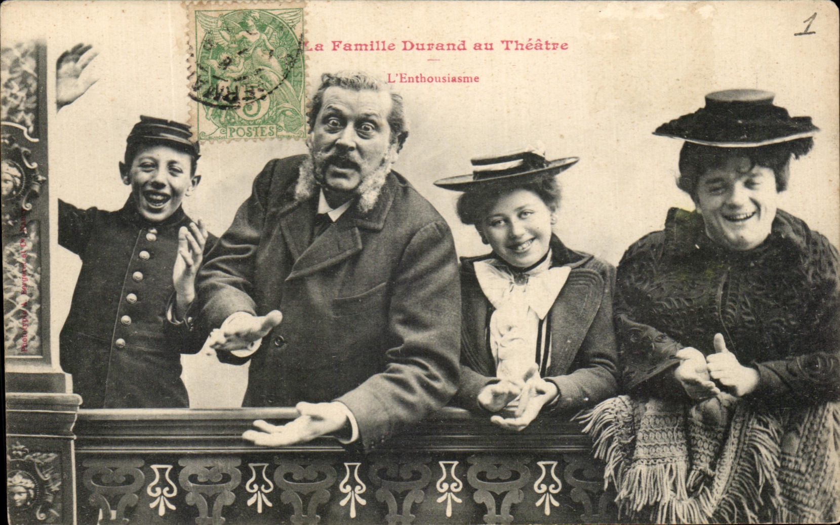 La Famille Durand au Théâtre — L'Enthousiasme — Éditeur : Phototypie de Bourgoin, n°1
