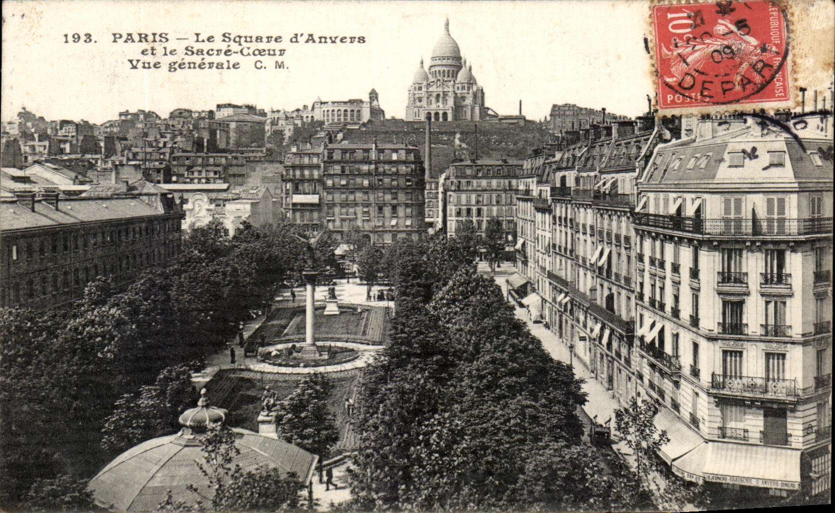 CPA Paris Le Square d'Anvers Et Le Sacre Coeur Vue Generale
