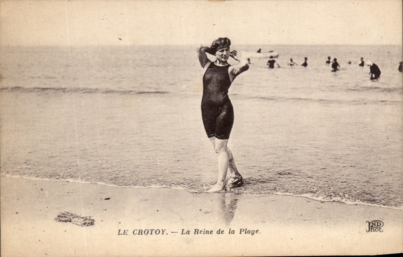 CPA Le Crotoy La Reine de la Plage Femme Baigneuse 