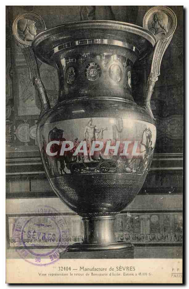CPA Sevres La Manufacture Vase Representant le retour de Bonapartie d'Italie Napoleon 1er
