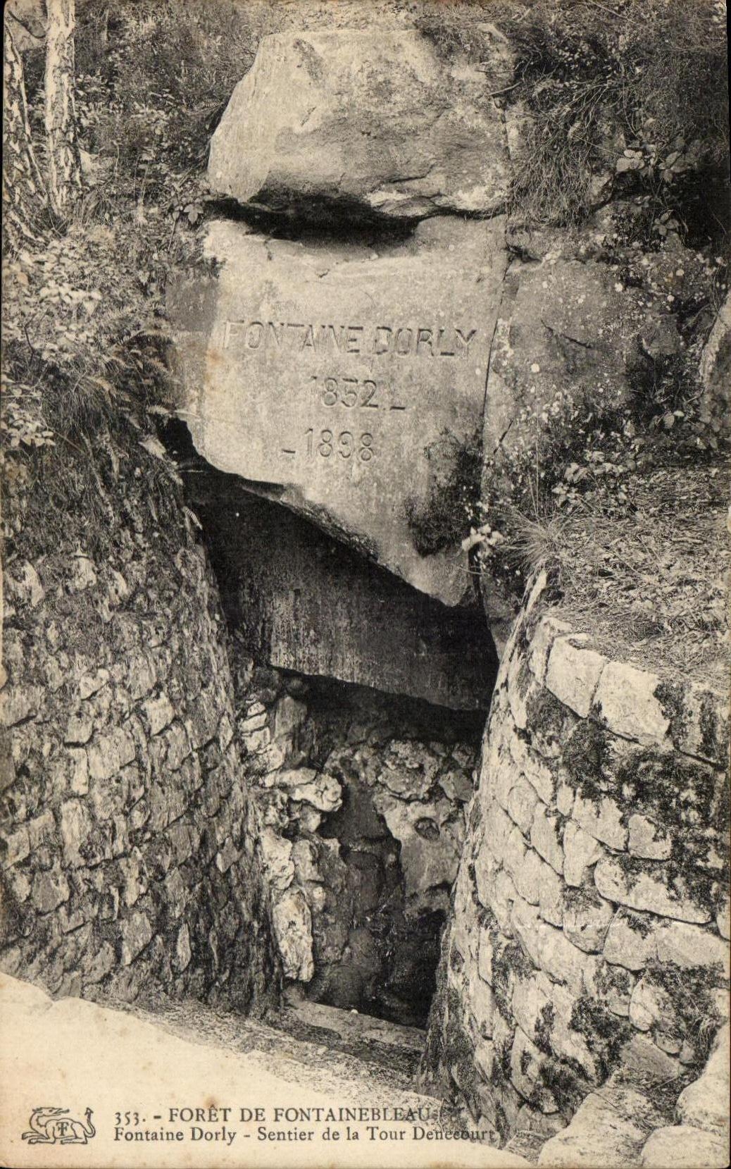 Fontaine Dorly — Sentier de la Tour Deneecourt — Forêt de Fontainebleau