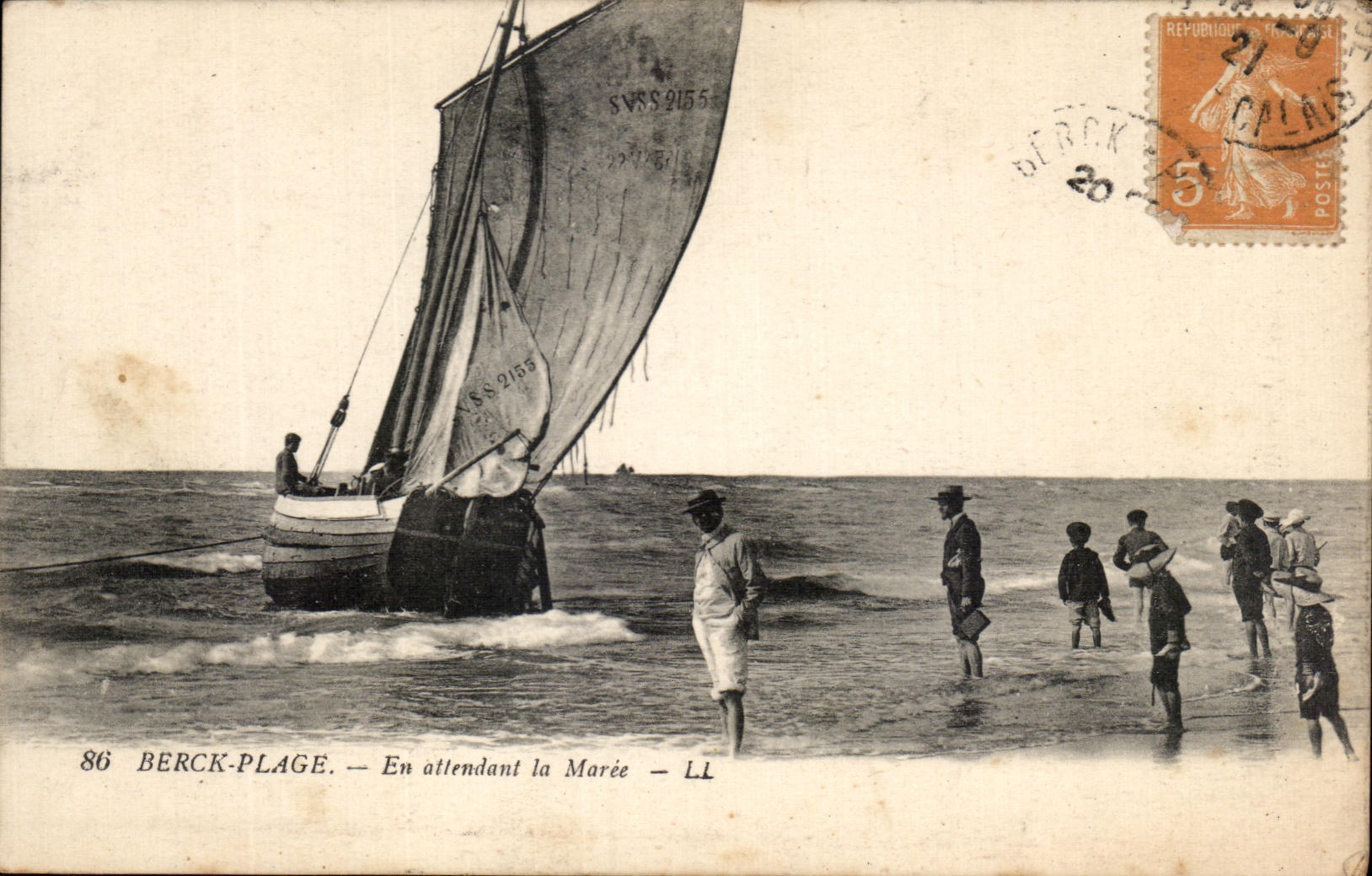 CPA Berck Plage En attendant la Maree Bateau