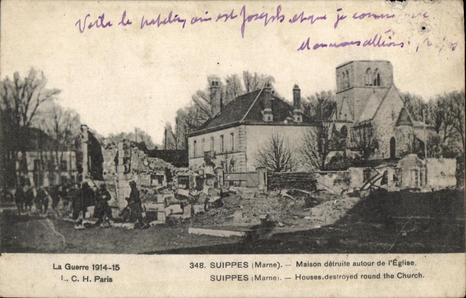 CPA Suippes Maison detruite autour de I'Eglise Militaria