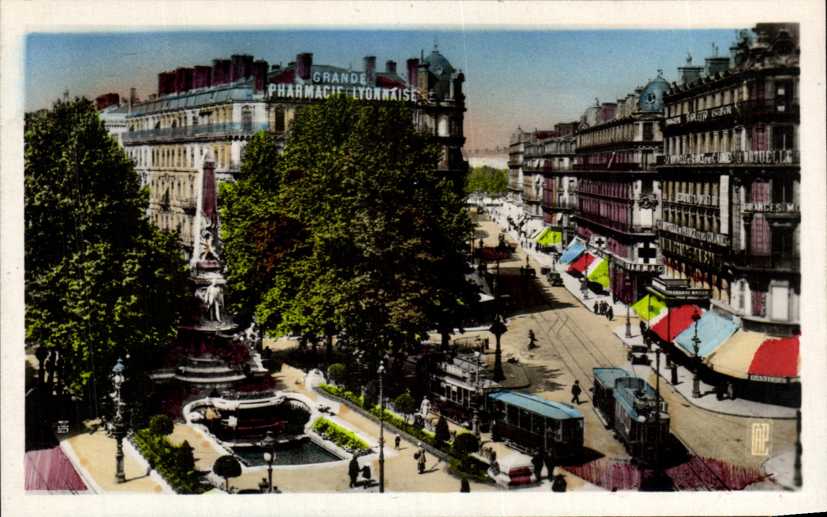 Place de la République — Monument Carnot — éditeur C.A.P. n° (449)