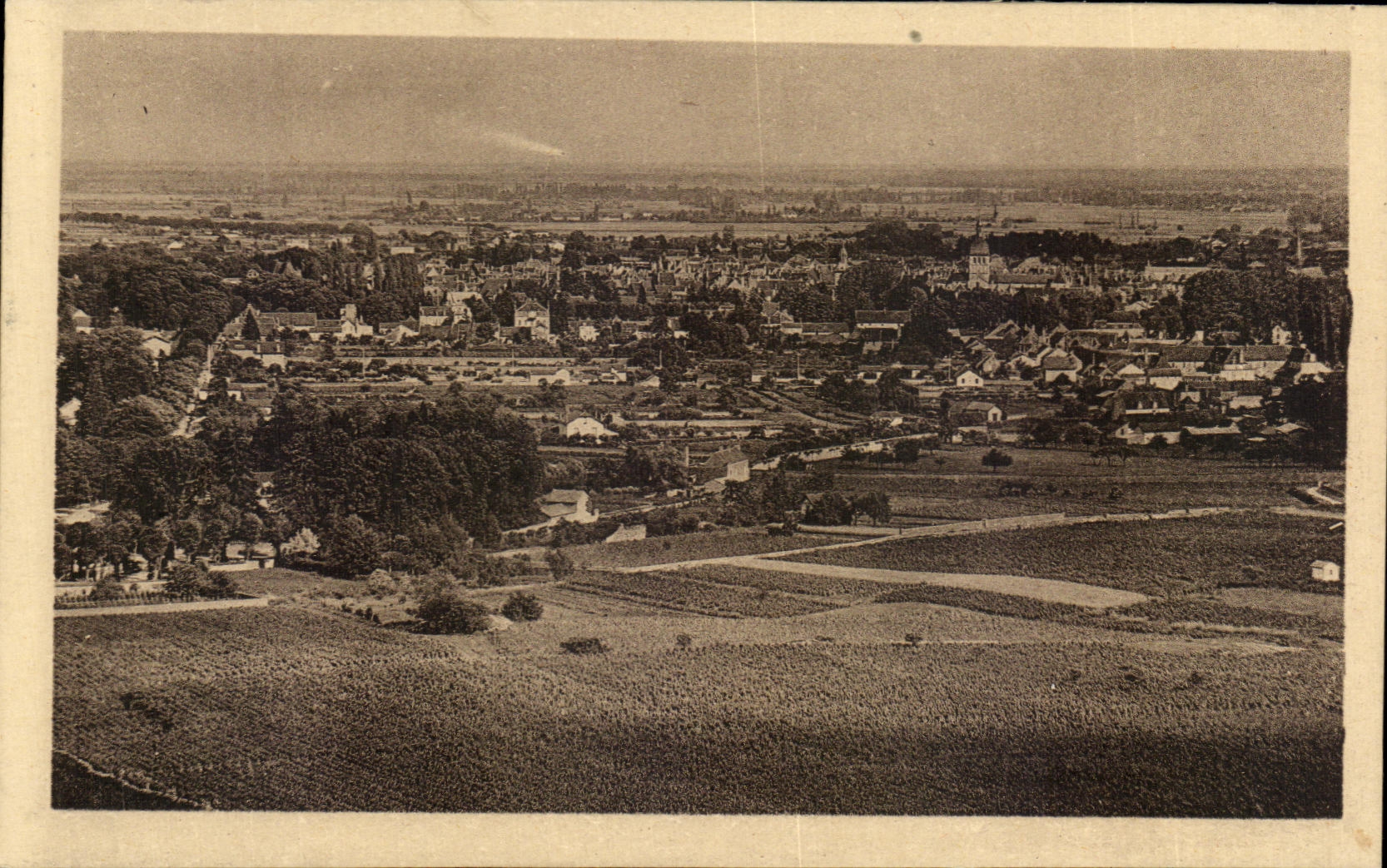 Beaune (Côte-d'Or) — Vue d'ensemble — Éditeur : Sources (Chalon-sur-Saône)