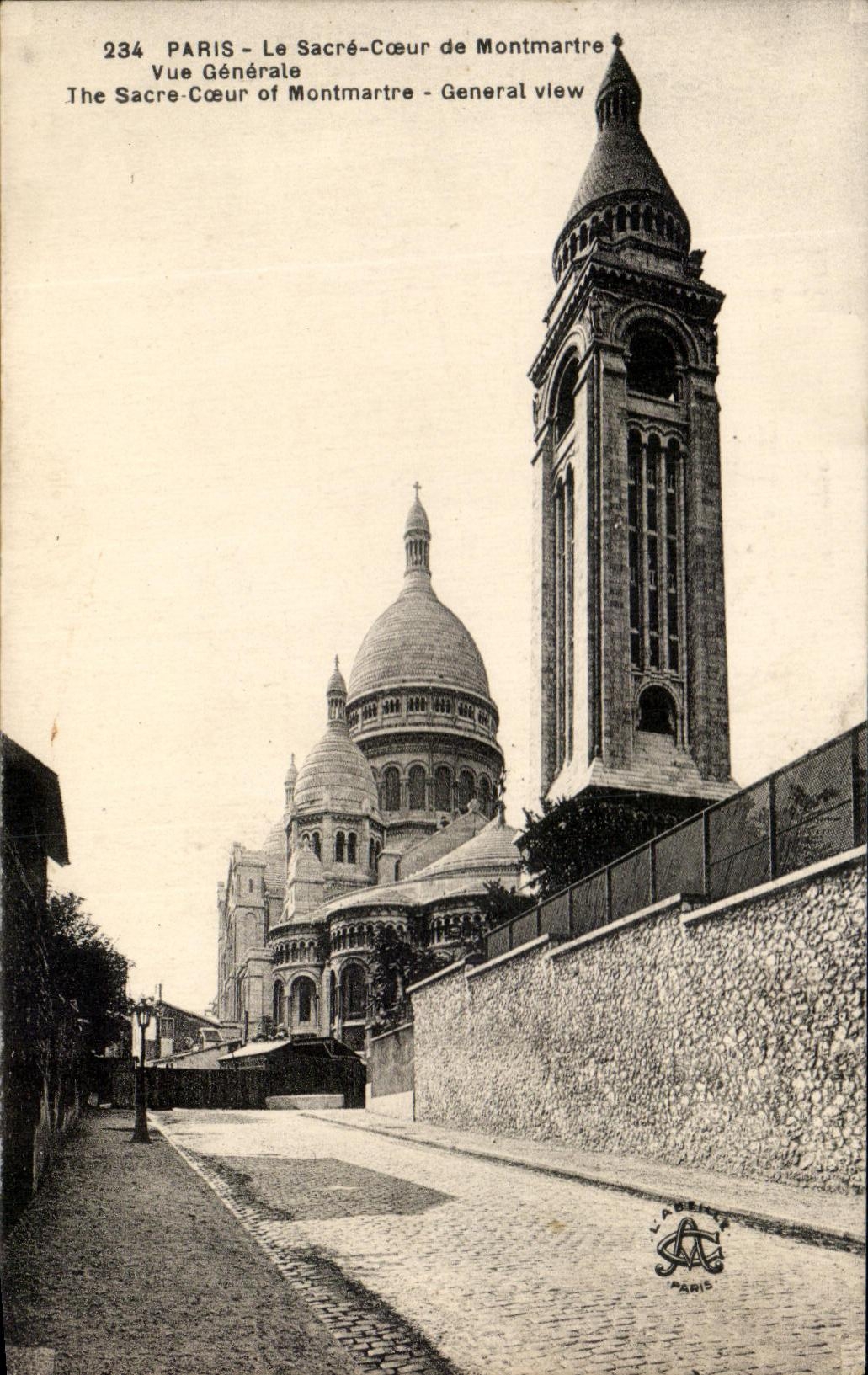 CPA Paris Le Sacre Coeur de Montmartre Vue Generale 